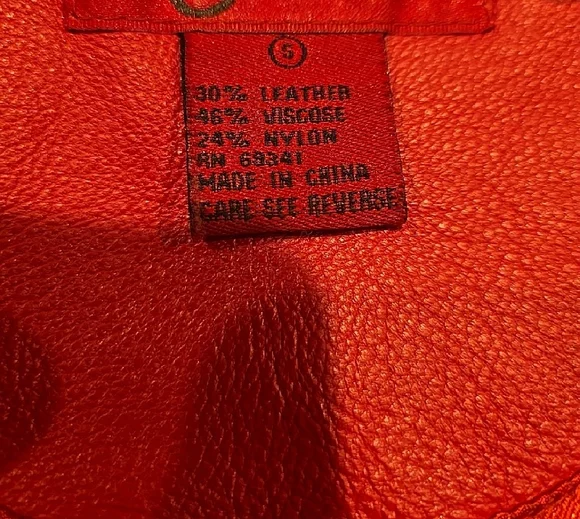 Elegant Red Blazer with Embellished Detail - Picture 9 of 9